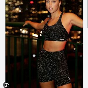 LORNA JANE night cat reflective set
